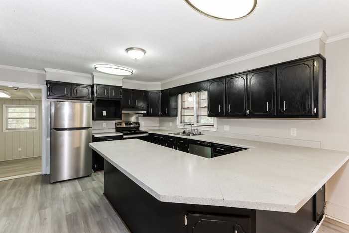 2532 Norton Blvd - Photo 6 of 12