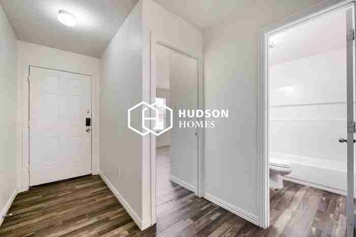 1813 Effie St - Photo 4 of 14