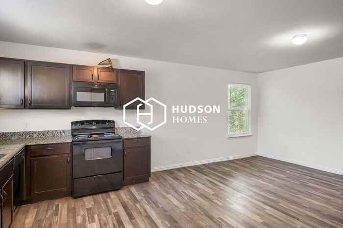 1813 Effie St - Photo 6 of 14