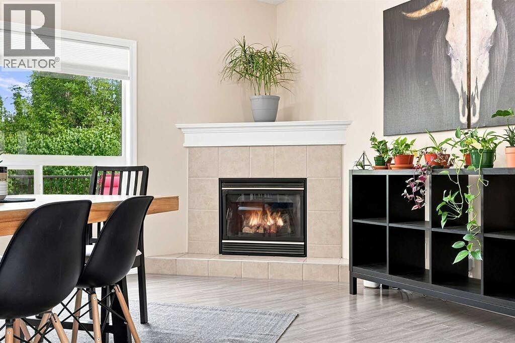 106 Crystal Shores Manor - Photo 4 of 18