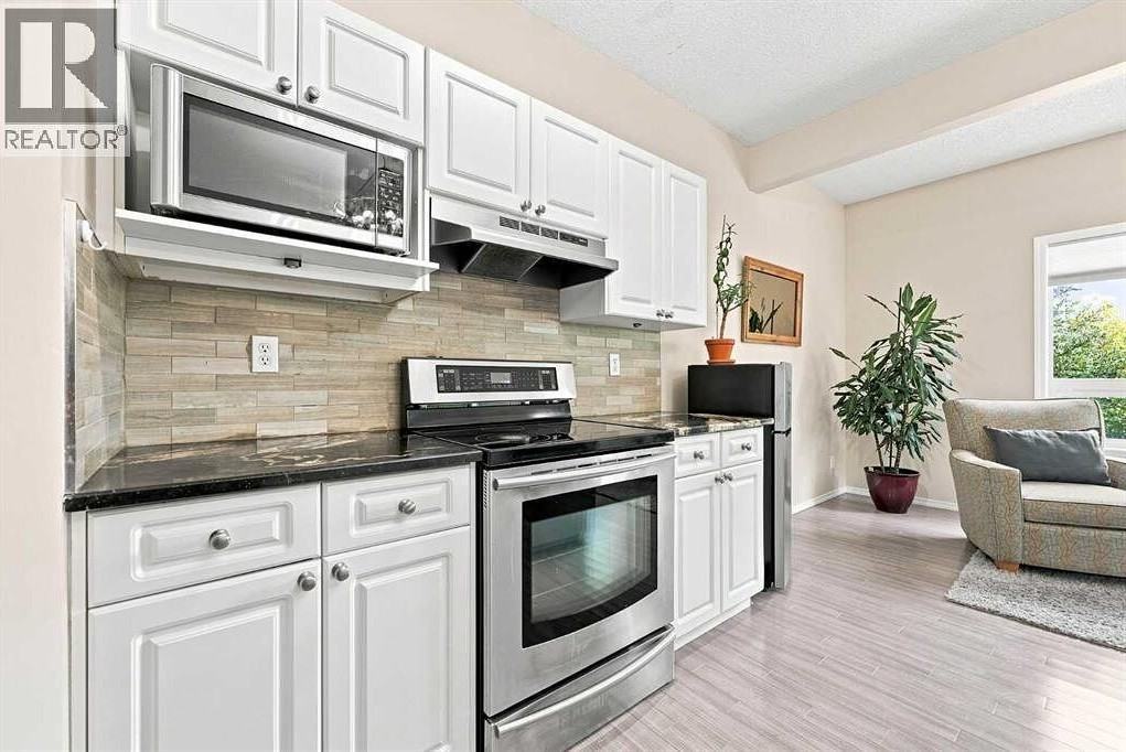 106 Crystal Shores Manor - Photo 6 of 18