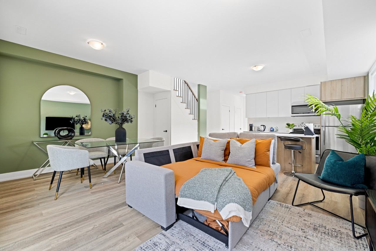 447 Lansdowne Avenue - Photo 4 of 25