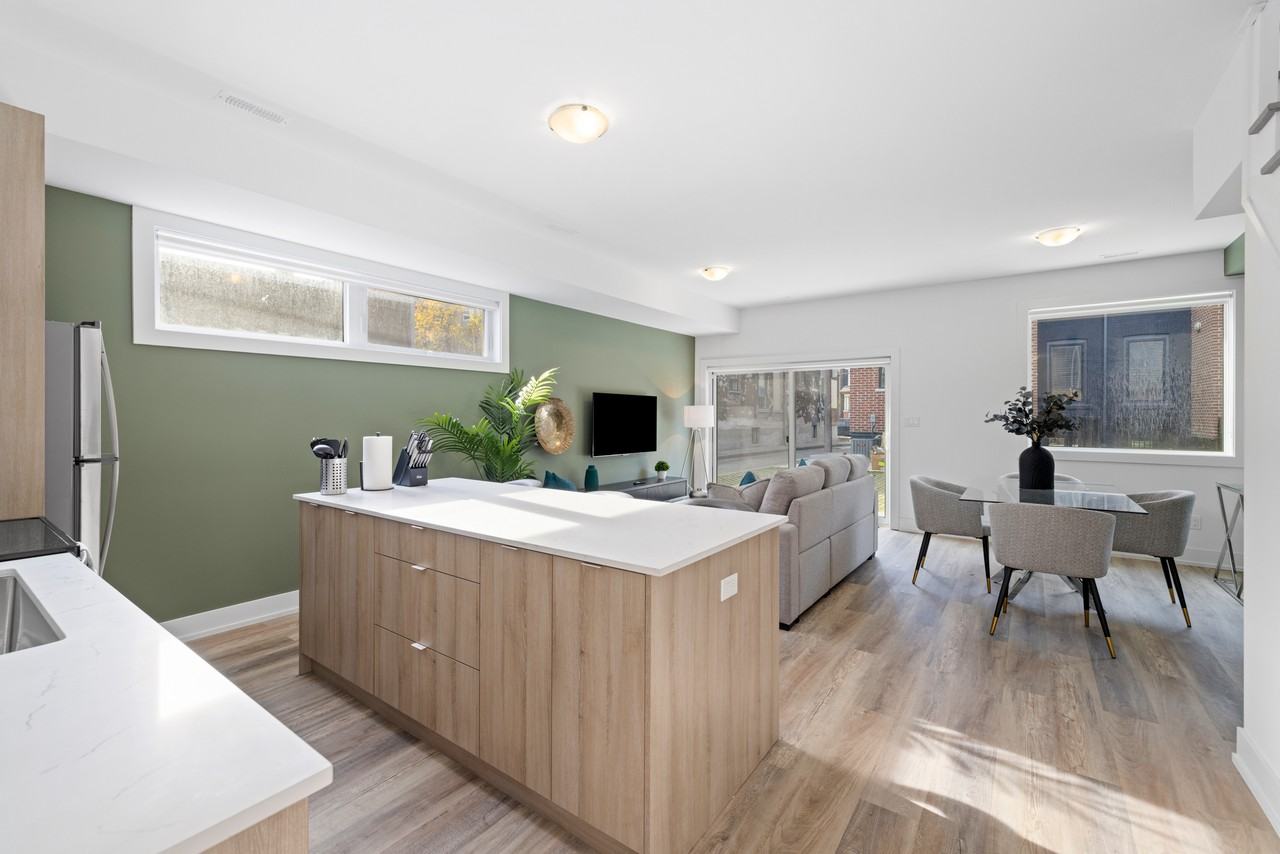 447 Lansdowne Avenue - Photo 6 of 25