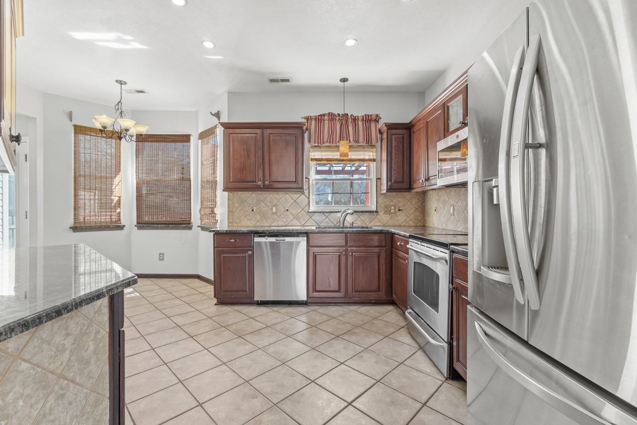 305 Hidden Falls Ct #NA - Photo 6 of 50