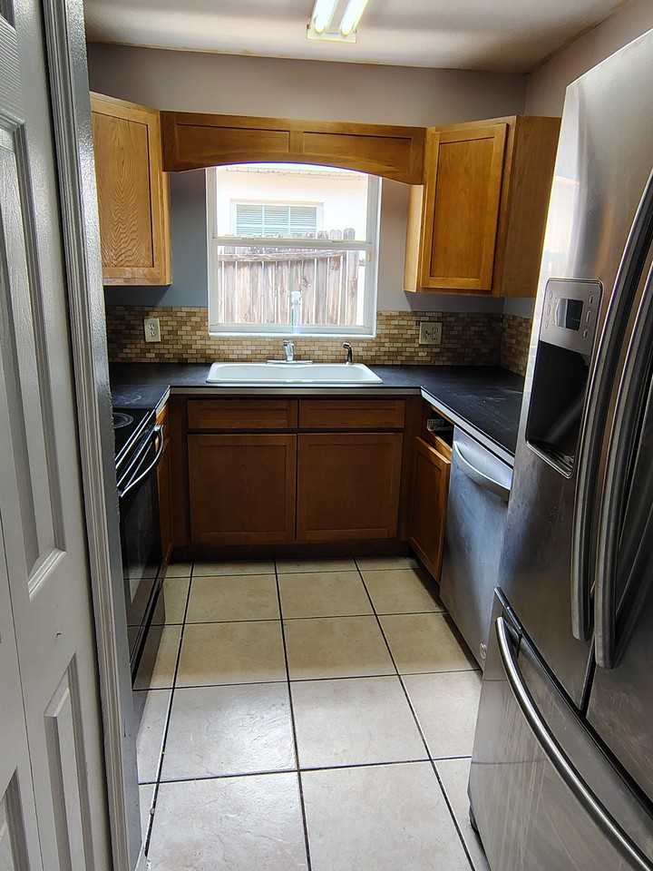 4032 Boston Common St #NA - Photo 4 of 9