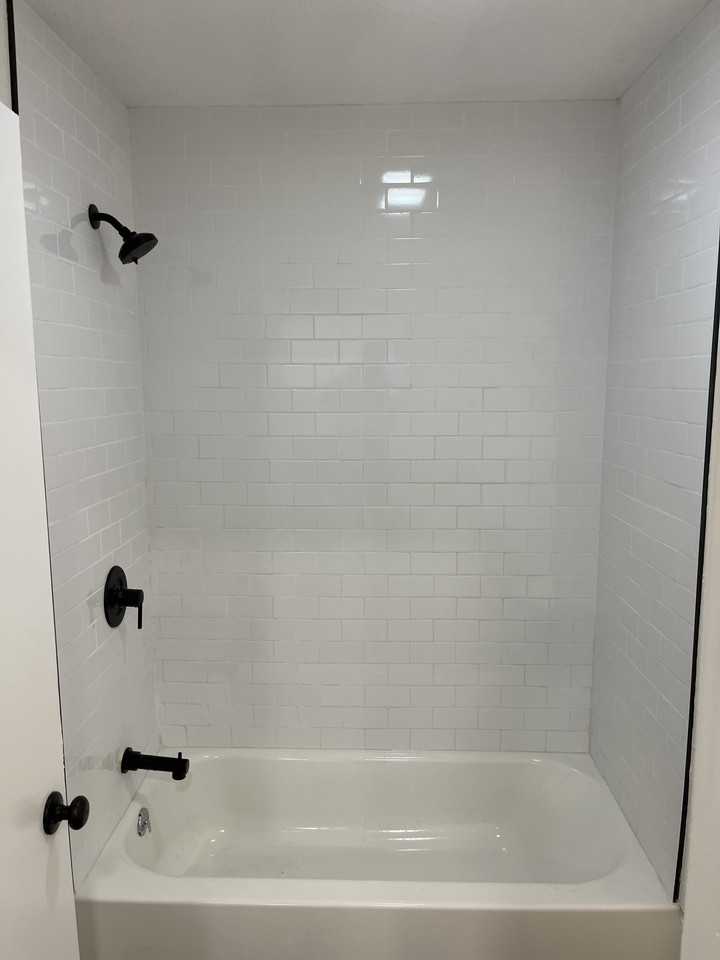 5406 W Lloyd St - Photo 4 of 10