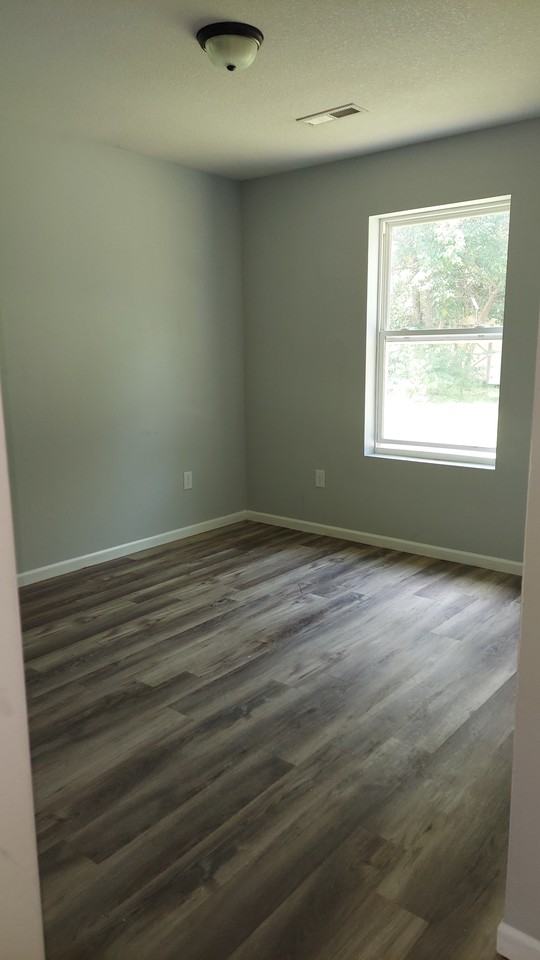 909 W Love St #NA - Photo 4 of 9