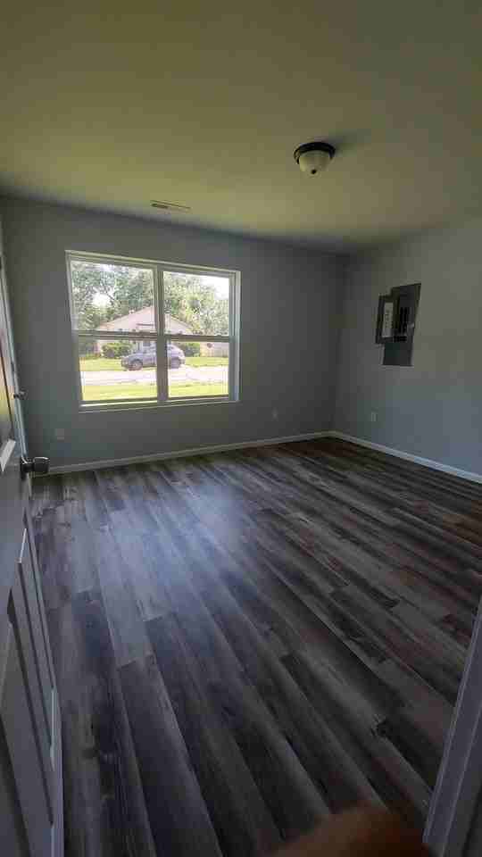 909 W Love St #NA - Photo 6 of 9