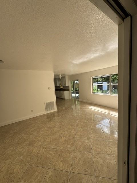 2102 Las Palmas Cir #NA - Photo 3 of 13
