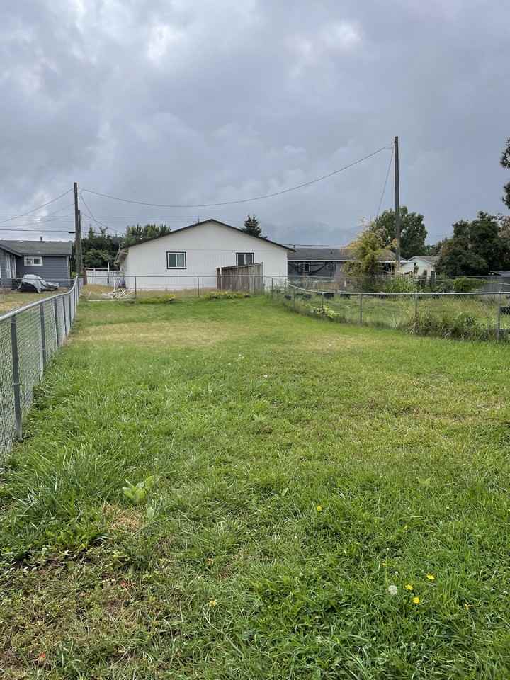 1610 E Coeur D Alene Ave #B - Photo 2 of 13