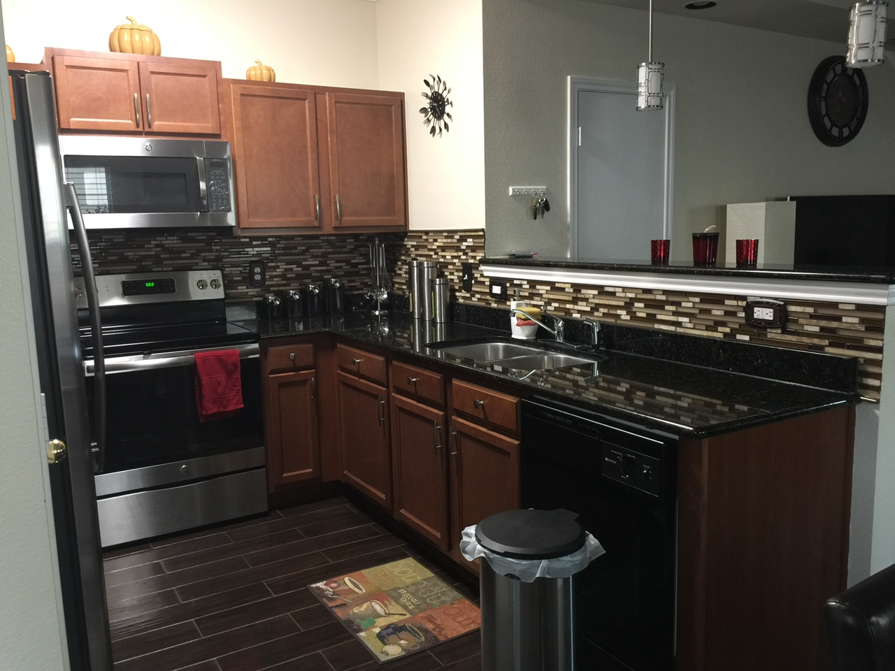 5015 Flipper Dr - Photo 2 of 12