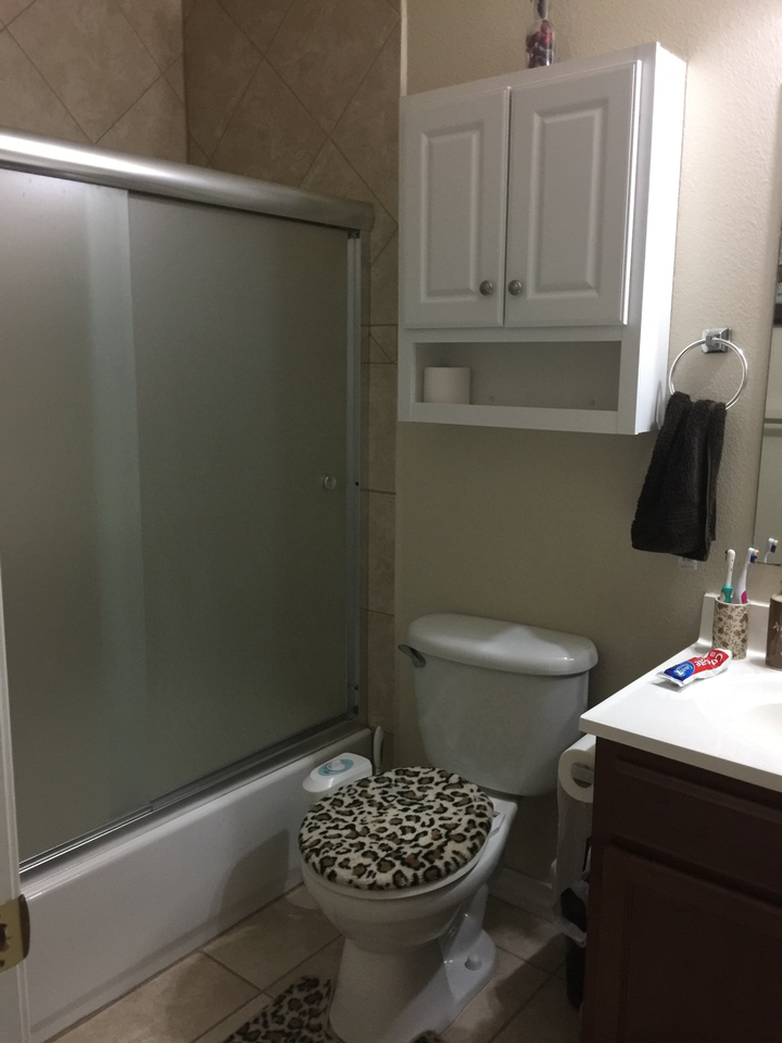 5015 Flipper Dr - Photo 3 of 12