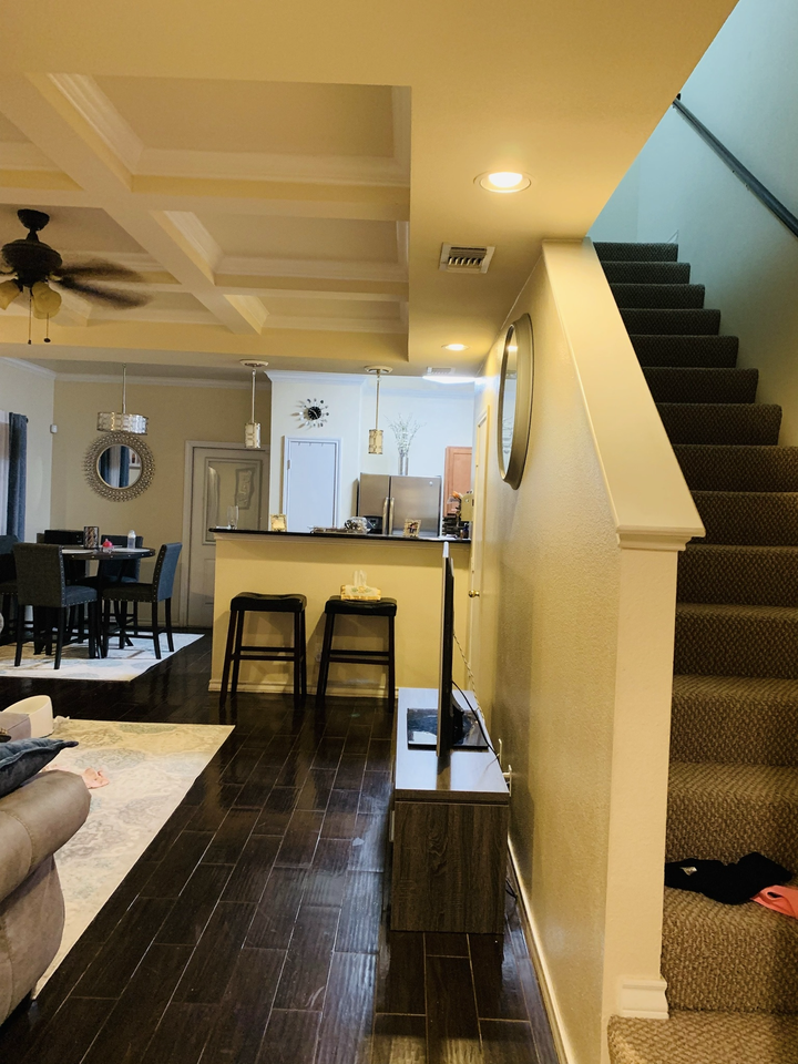 5015 Flipper Dr - Photo 4 of 12