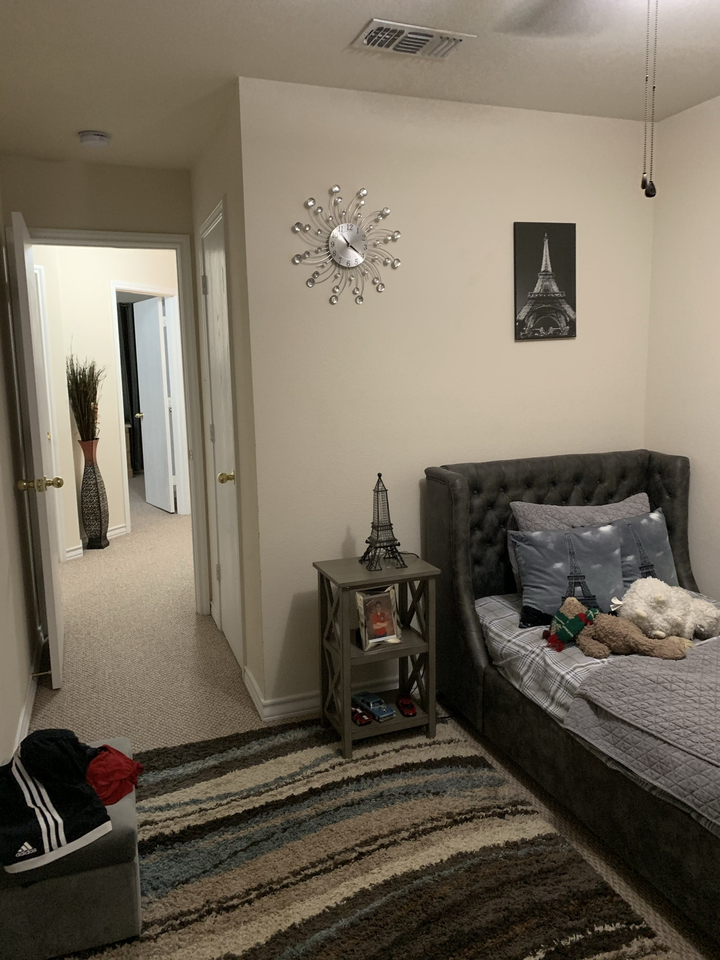 5015 Flipper Dr - Photo 7 of 12