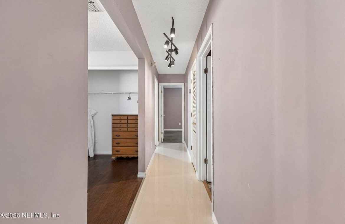 5065 Knightsbridge Cir N #NA - Photo 2 of 15