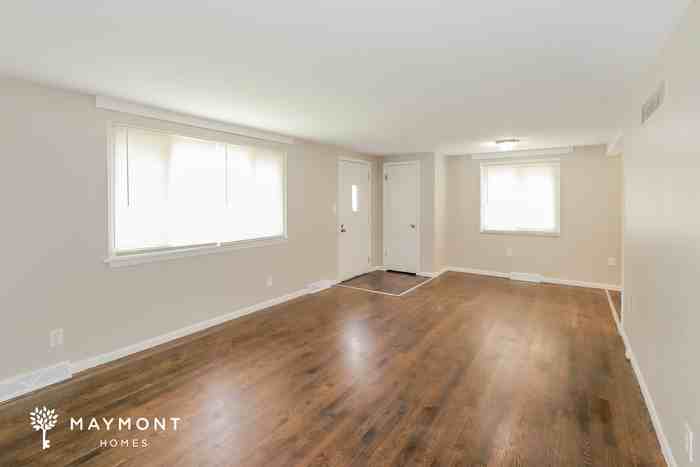 807 Ne 82nd Ter - Photo 5 of 13