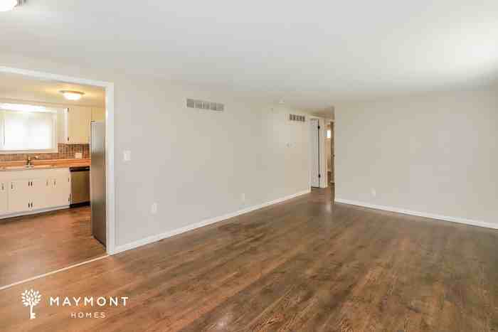 807 Ne 82nd Ter - Photo 6 of 13