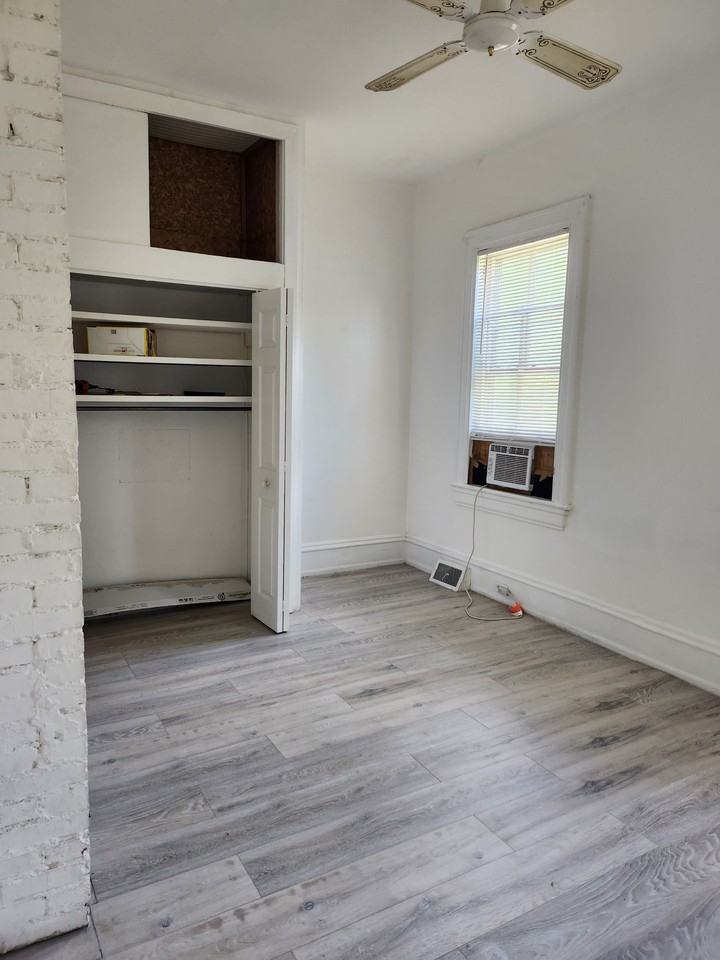 25 Washington Ave #B - Photo 6 of 9