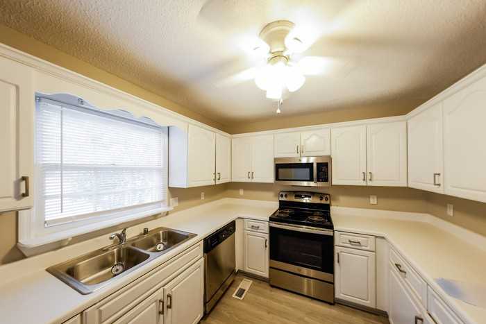 2410 Alexandria St Sw - Photo 7 of 13
