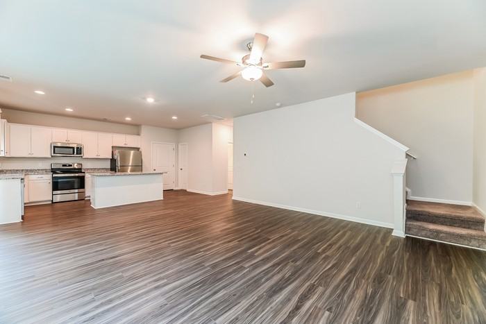 253 Clydesdale Cir - Photo 5 of 16