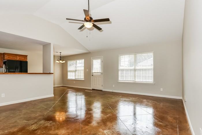 402 Stone Creek Dr - Photo 4 of 12