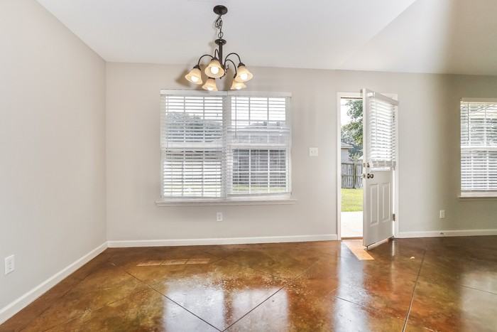 402 Stone Creek Dr - Photo 5 of 12