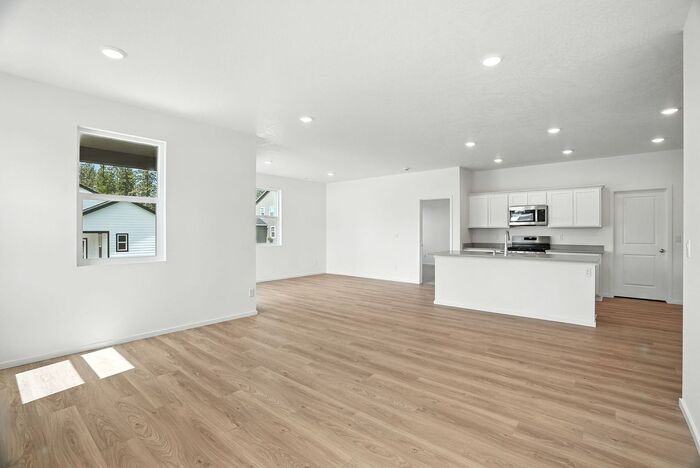 705 E 5th St - Photo 6 of 31