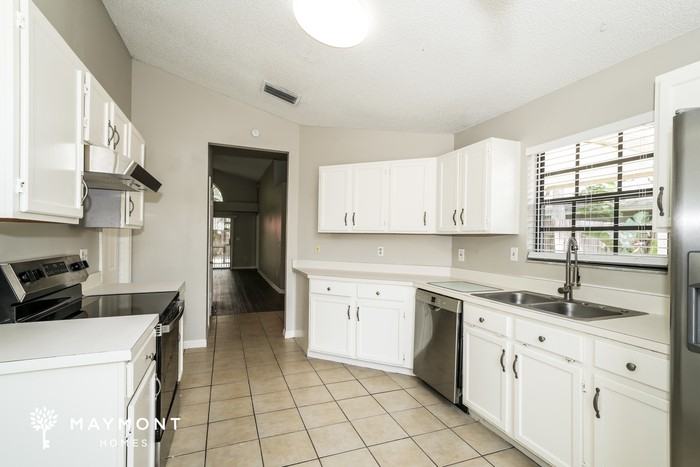 1605 Tailor Rd - Photo 7 of 12