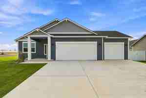 featured image of 418 N Arcadia Ave