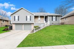 441 Nw Chateau Dr - Photo 1 of 1