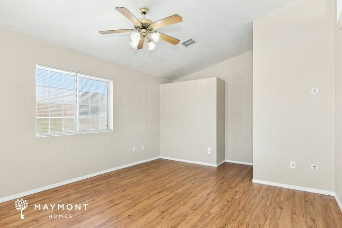 674 W Ramos Dr - Photo 4 of 15