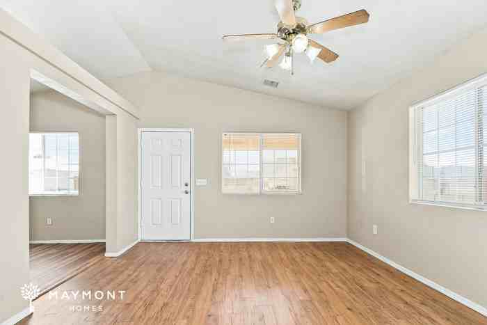 674 W Ramos Dr - Photo 6 of 15