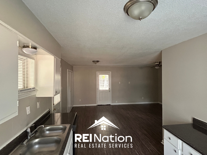 6375 Greenbrook Cv S - Photo 5 of 18