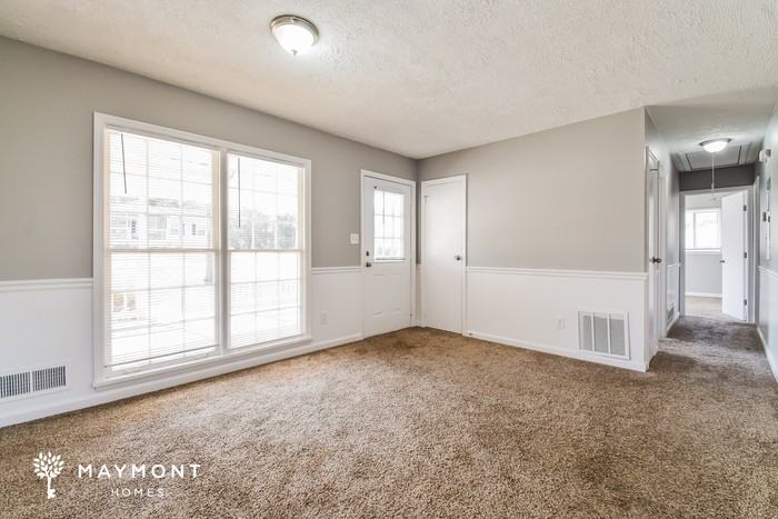 248 Essex Dr - Photo 5 of 14