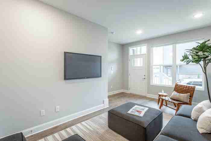 2392 E 18th Street Pl - Photo 3 of 18