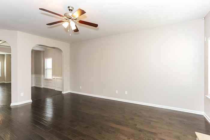 1536 Pressley Ln - Photo 4 of 22