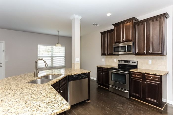 1536 Pressley Ln - Photo 7 of 22