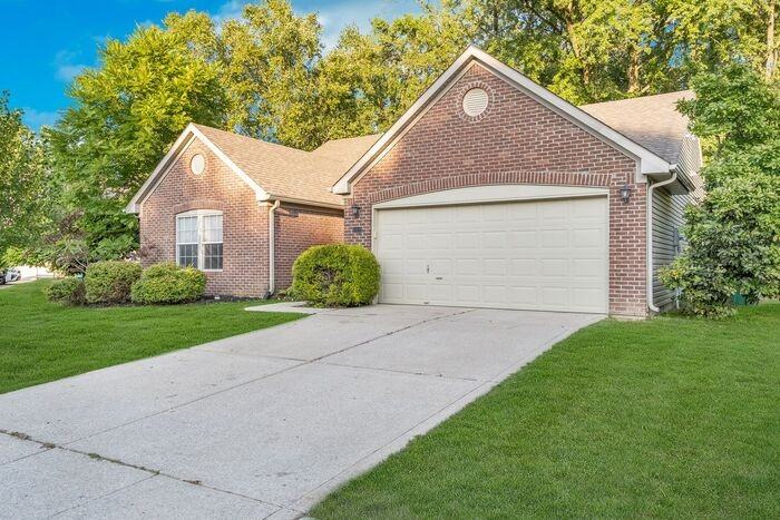 10419 Bristlecone Dr - Photo 2 of 25