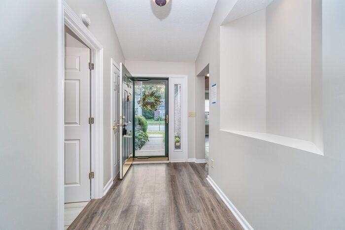 10419 Bristlecone Dr - Photo 3 of 25
