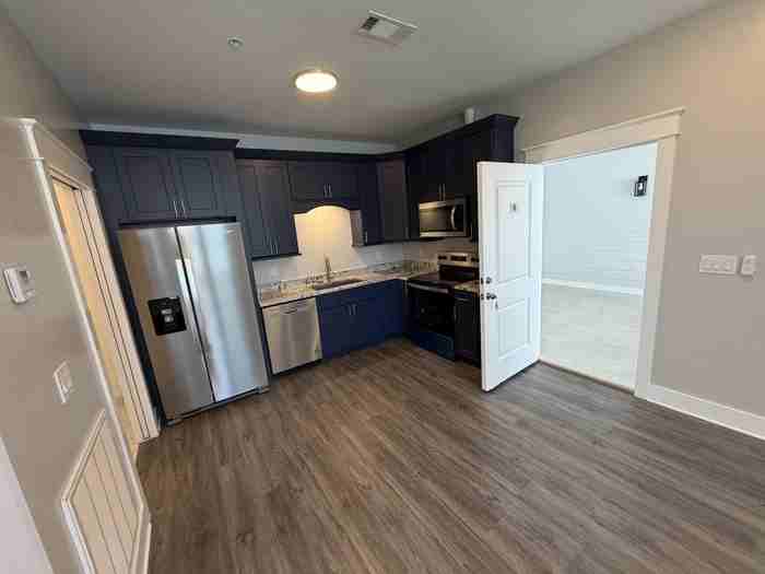 133 Briarfield Ave #C6