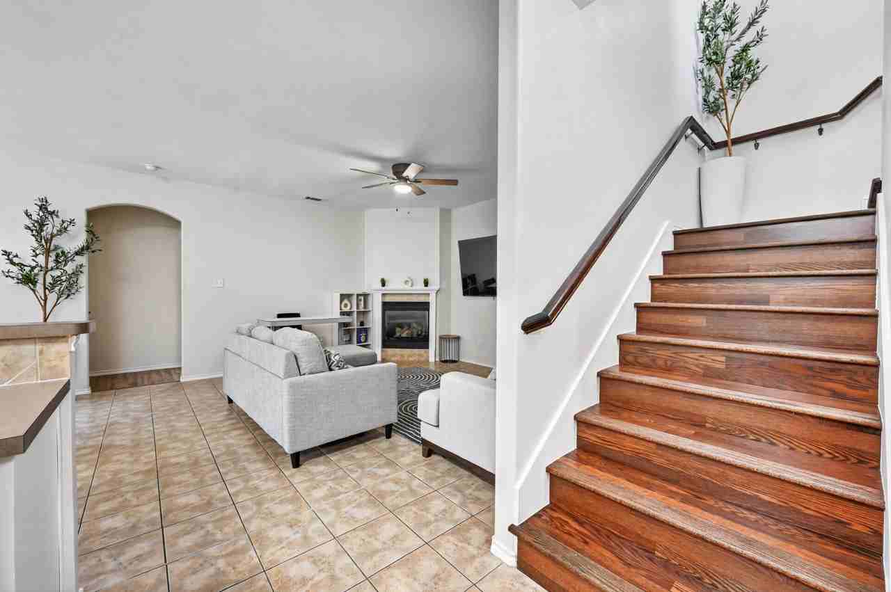 154-B Castleridge Dr #NA - Photo 3 of 10