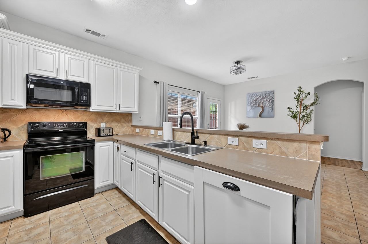 154-B Castleridge Dr #NA - Photo 4 of 10