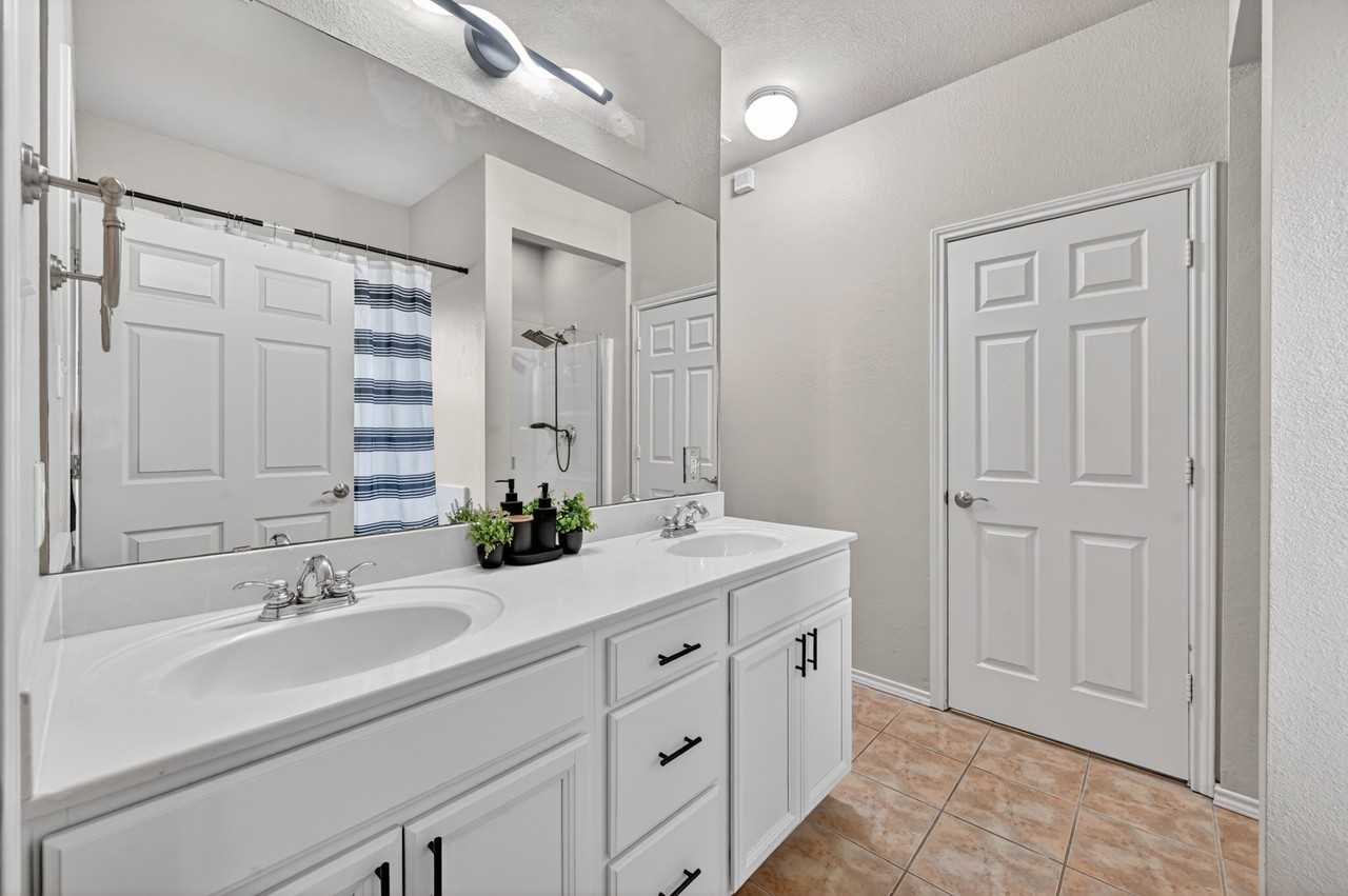 154-B Castleridge Dr #NA - Photo 6 of 10