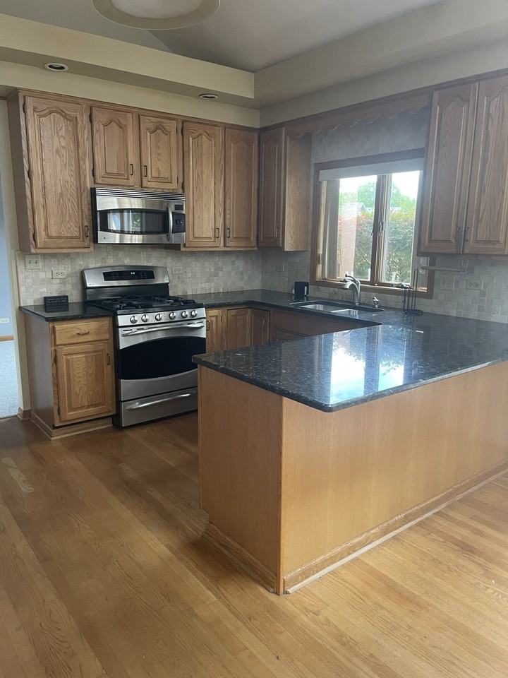 1972 S Park Ave #NA - Photo 3 of 10