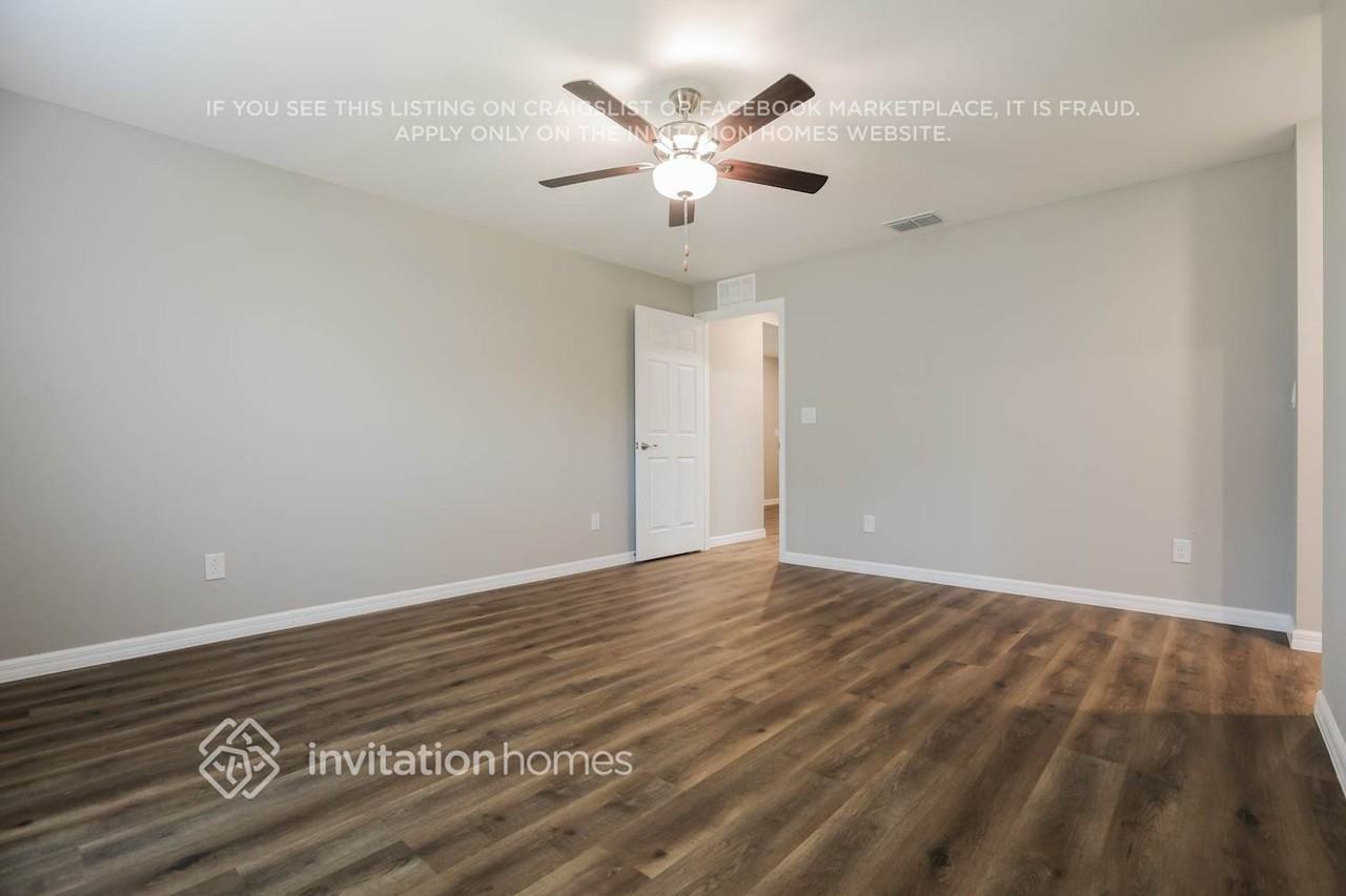 23165 Lindale Ave - Photo 6 of 17