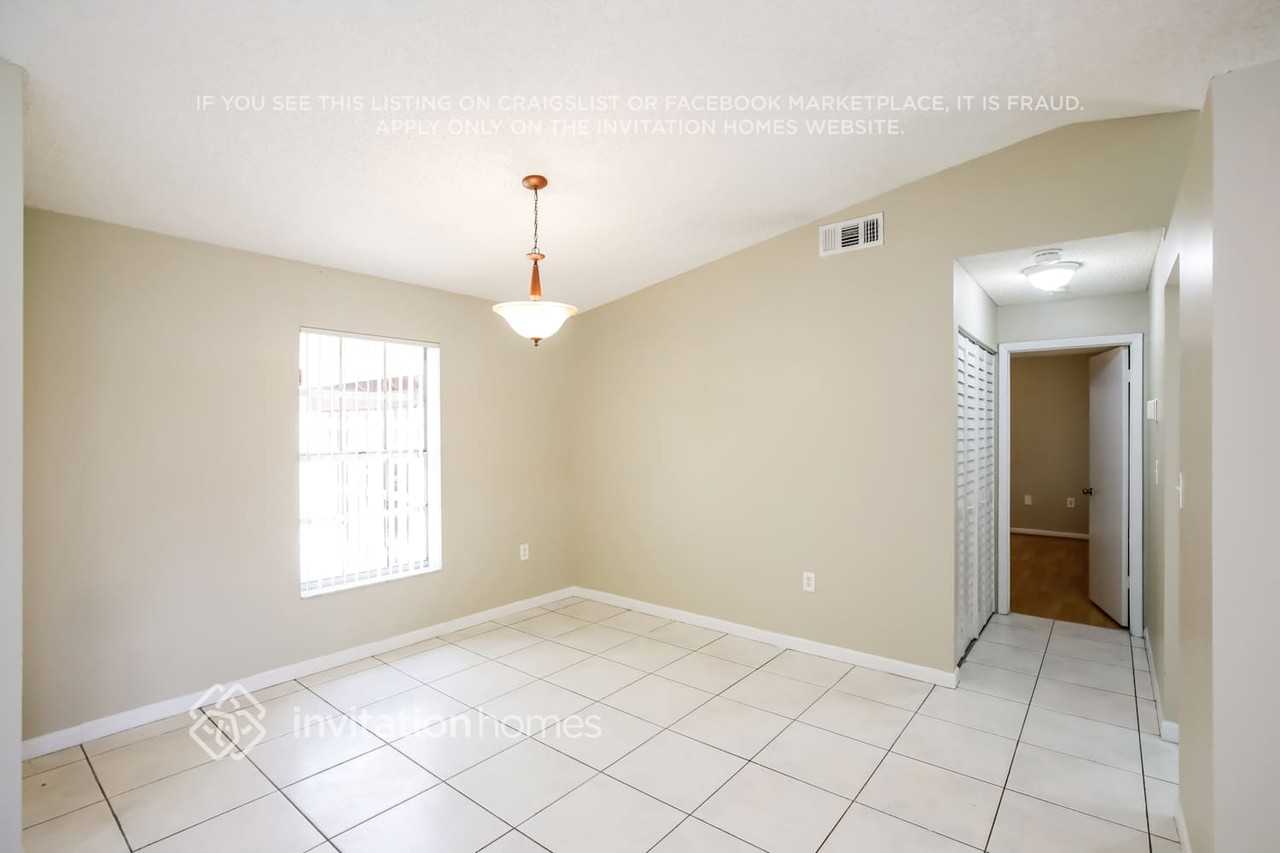 19226 Nw 82nd Circle Ct - Photo 7 of 16