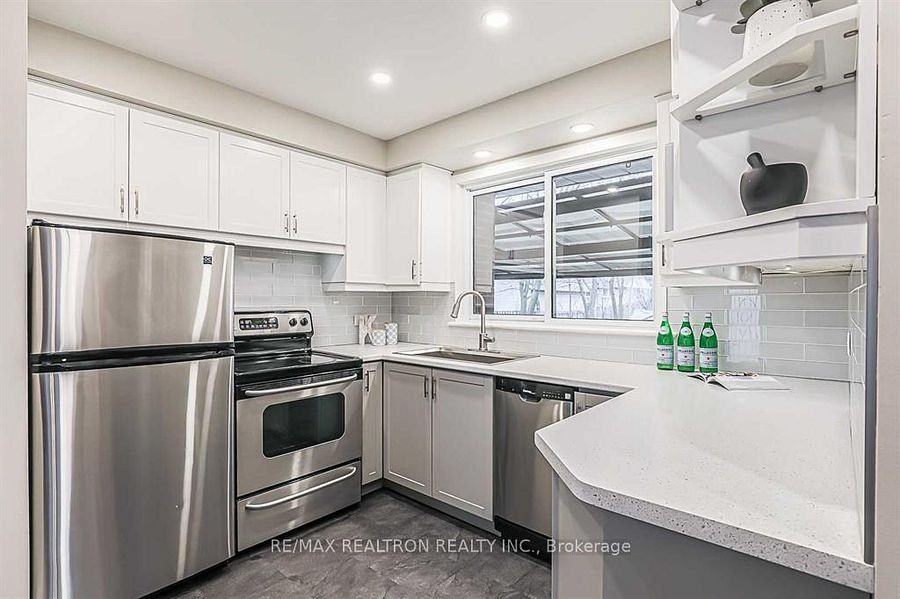 917 Henry Street - Photo 4 of 21