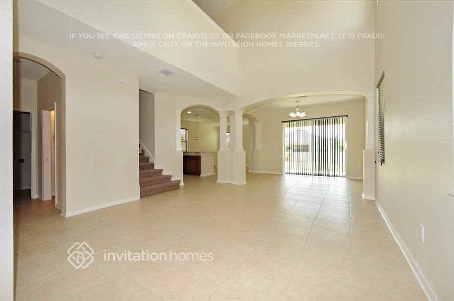 11406 Coventry Grove Cir - Photo 2 of 17