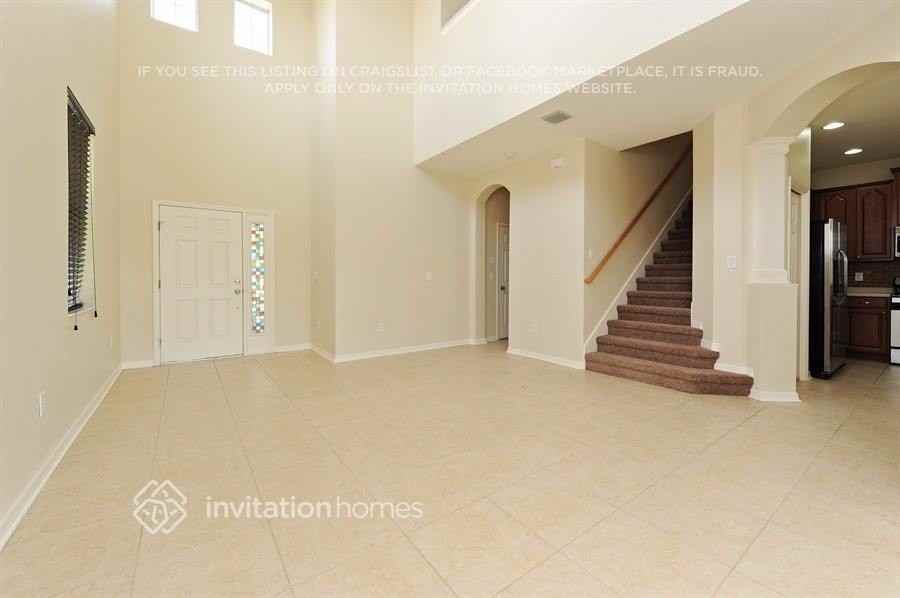11406 Coventry Grove Cir - Photo 3 of 17