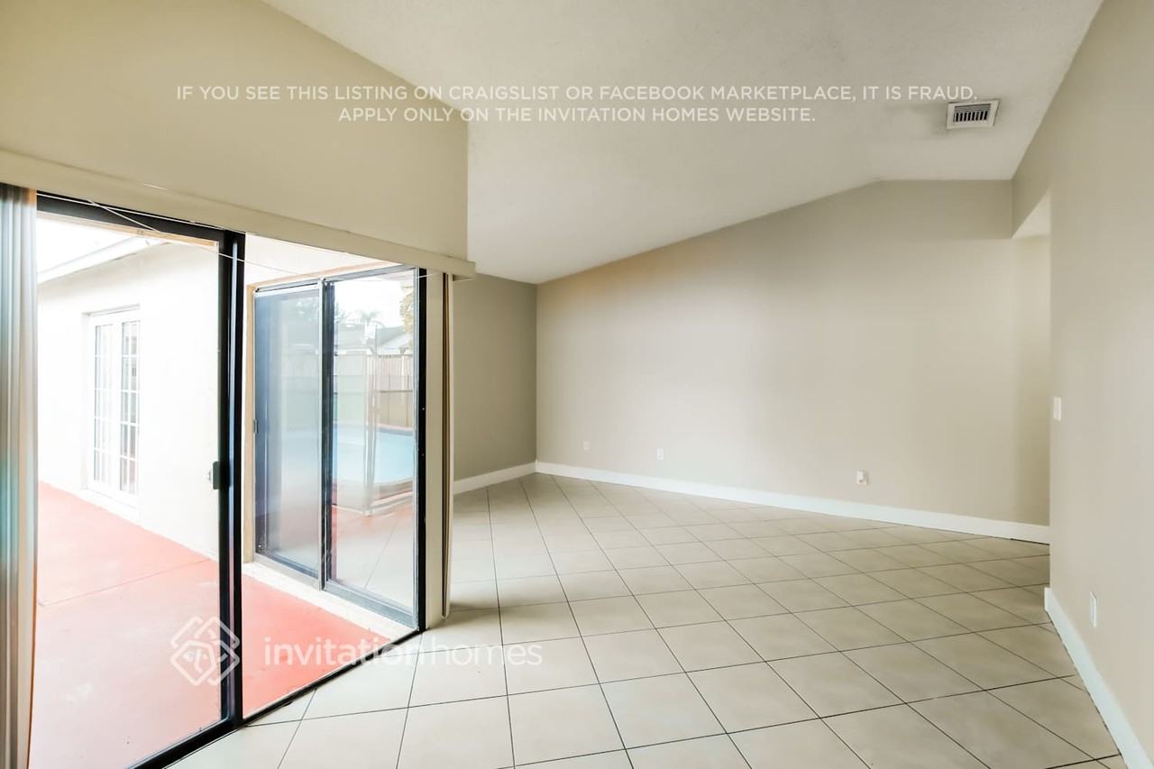 12330 Sw 193rd St - Photo 5 of 17